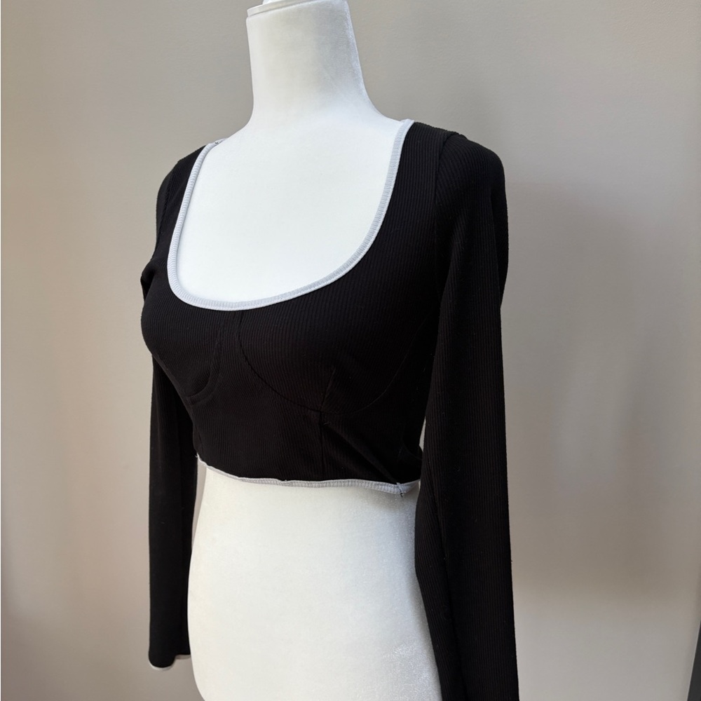 Princess Polly Black Fitted Crop Top w/White Trim and Long Sleeves